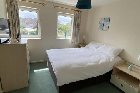 bed2.jpg