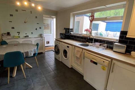 kitchen2.jpg