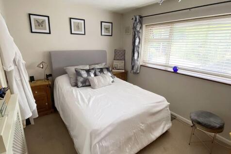 bed2.jpg