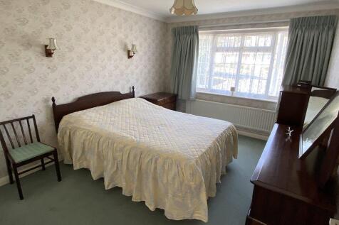 bed1.jpg