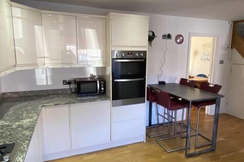 kitchen2.jpg