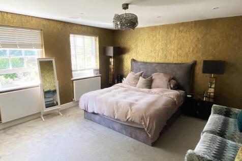 bed 1.jpg