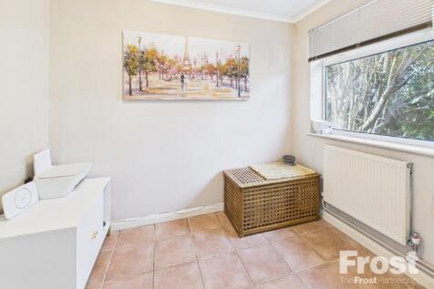 Bedroom/Dining Room