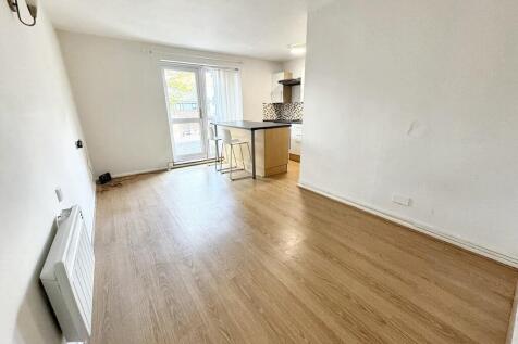 Bedroom/Living Area