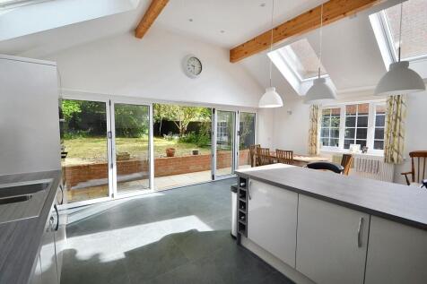 Kitchen / Dining Roo