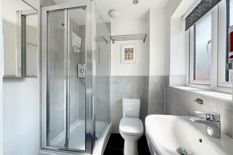 Bedroom 1 Ensuite