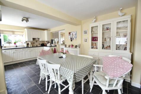 Kitchen / Breakfast 