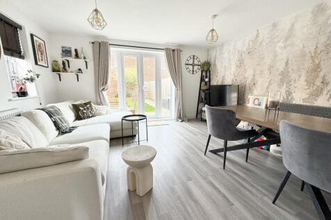 Sitting/Dining Room
