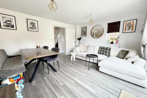 Sitting/Dining Room