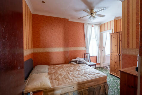 RaynescourtLodge-...