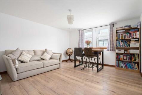 Lounge / Dining Room