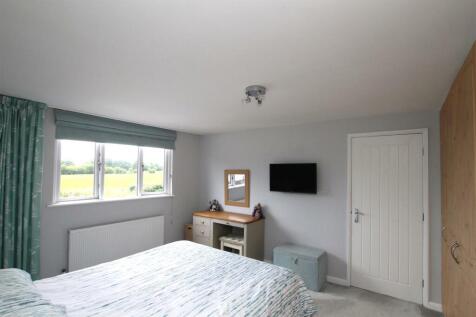 Bedroom One - b.JPG