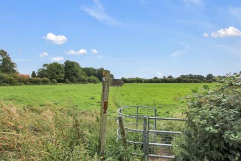 Countryside walk opposite.JPG
