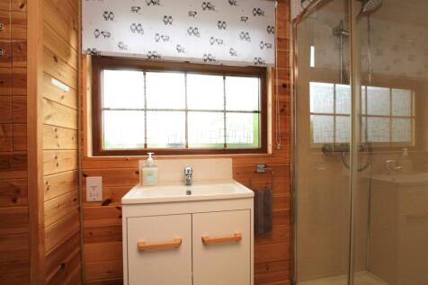 Willow Pod - En Suite.JPG