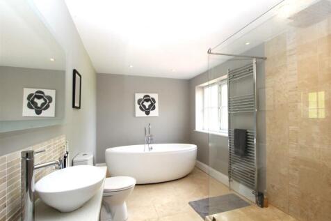 Bathroom 4.JPG