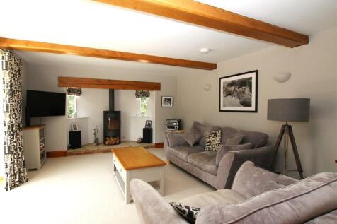 Living Room 2.JPG