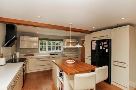 N - Kitchen &amp; Dining &amp; Family Room - d.JPG