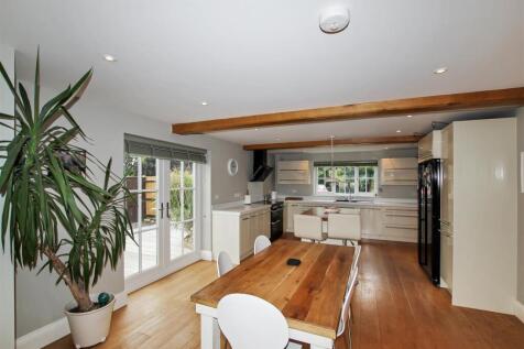 N - Kitchen &amp; Dining &amp; Family Room - h.JPG