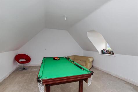 N - Loft Bedroom or Games Room.JPG