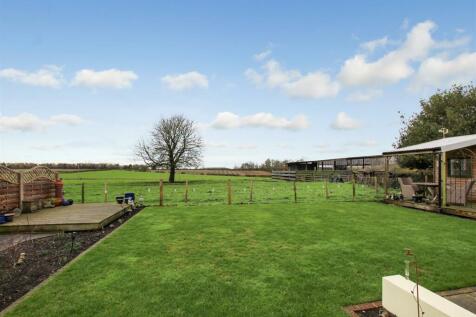 Garden &amp; Rear View.JPG