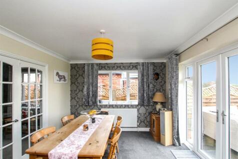 Dining Room.JPG
