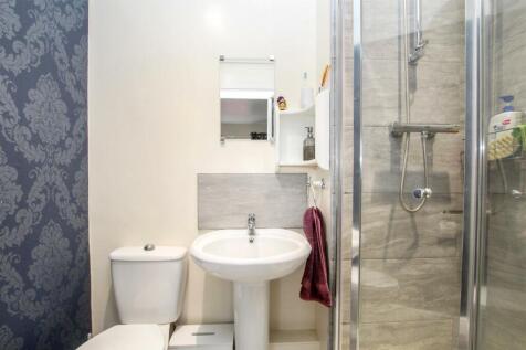 En-Suite Shower Room.JPG