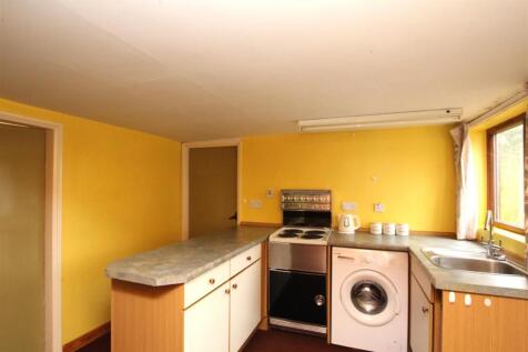 Kitchen - b.JPG