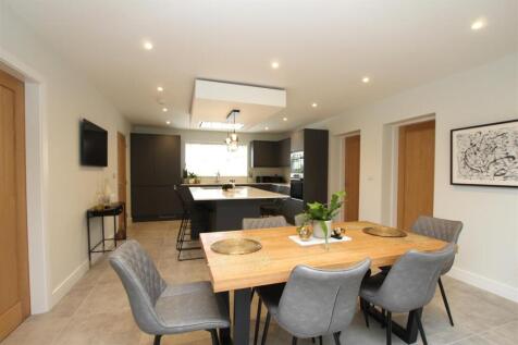 Dining Area.JPG
