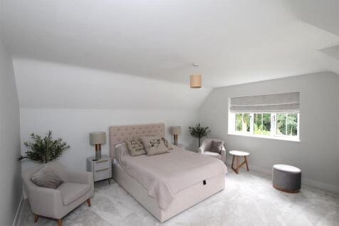 Bedroom One - b.JPG