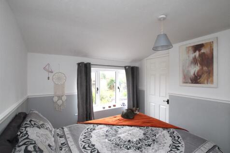 Bedroom One - b.JPG