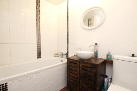 Bathroom.JPG