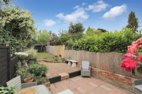 Rear Garden - c.JPG