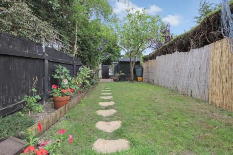 Rear Garden - e.JPG