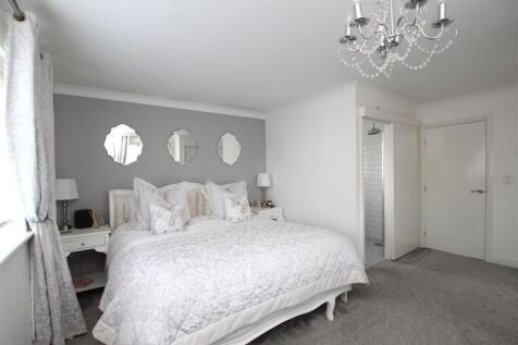 Bedroom One - b.JPG