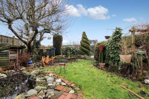 Rear Garden - b.JPG