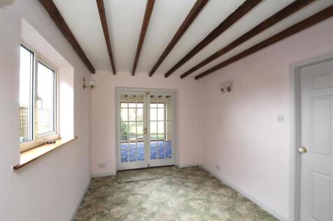 Dining Room - b.JPG