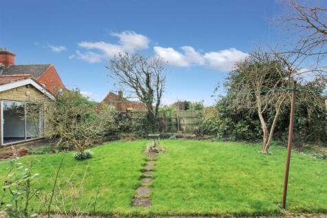 Rear Garden - c.JPG