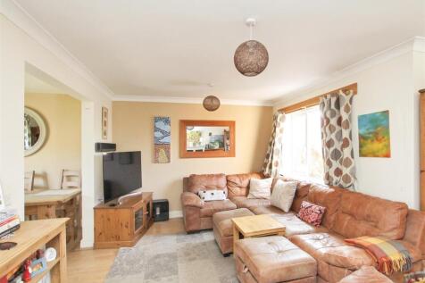 Living Area - b.JPG