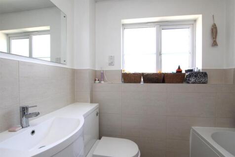 Bathroom.JPG