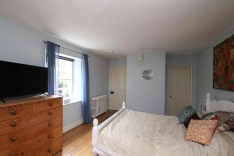Bedroom One - b.JPG