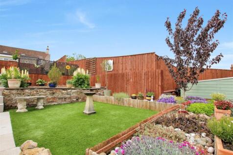 Rear Garden - N (2).JPG