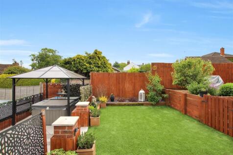 Rear Garden - N (3).JPG