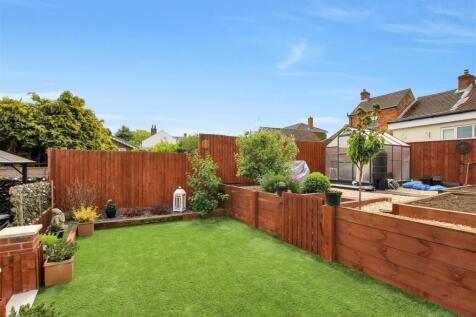 Rear Garden - N3.JPG