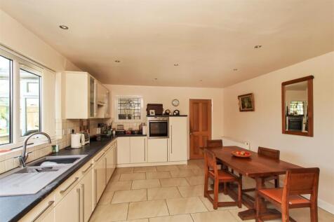 Kitchen &amp; Diner - c.JPG