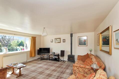 Living Room.JPG