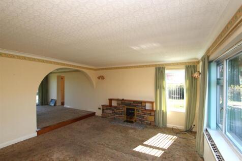 Living Room - c.JPG