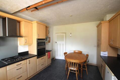 Kitchen - b.JPG