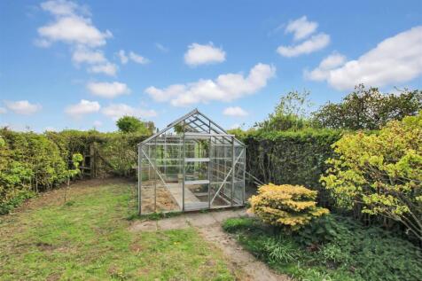Rear Garden &amp; Greenhouse.JPG