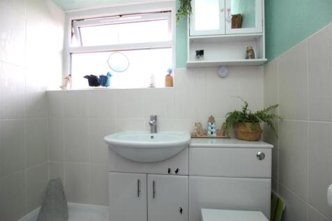 Bathroom.JPG