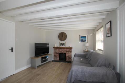 Living Room - c.JPG